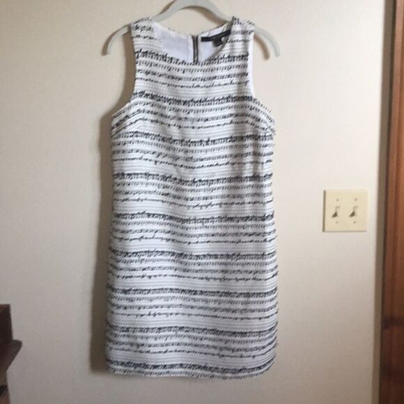 CYNTHIA STEFFE SHIFT DRESS - Picture 2 of 4